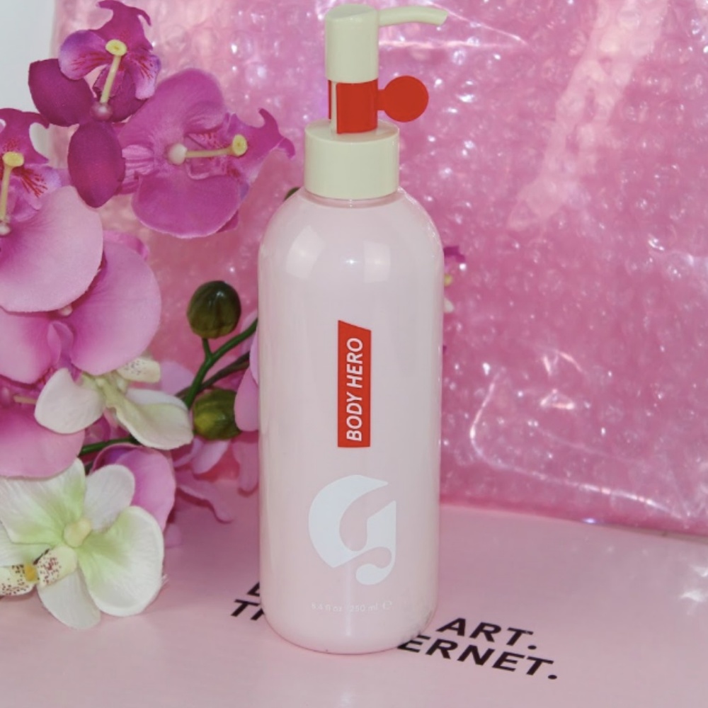 Brand New In Box GLOSSIER BODY HERO DAILY OIL WASH